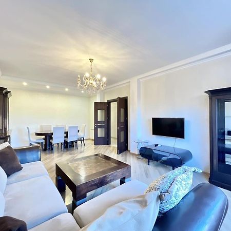 Villa In Tbilisi Eksteriør billede