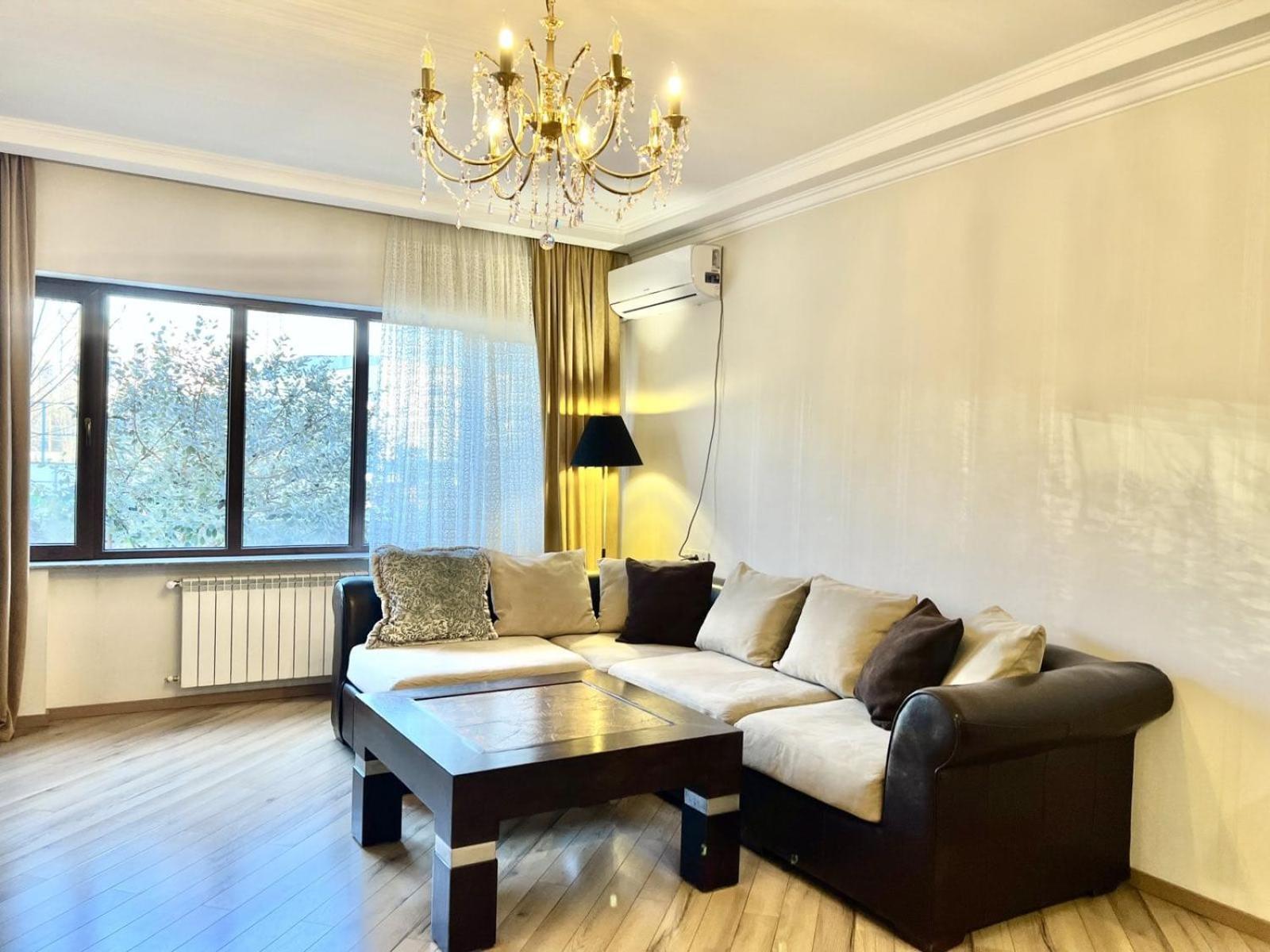 Villa In Tbilisi Eksteriør billede