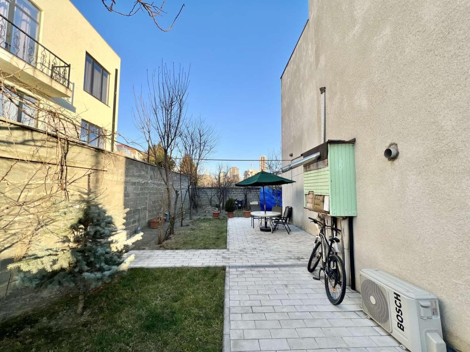 Villa In Tbilisi Eksteriør billede